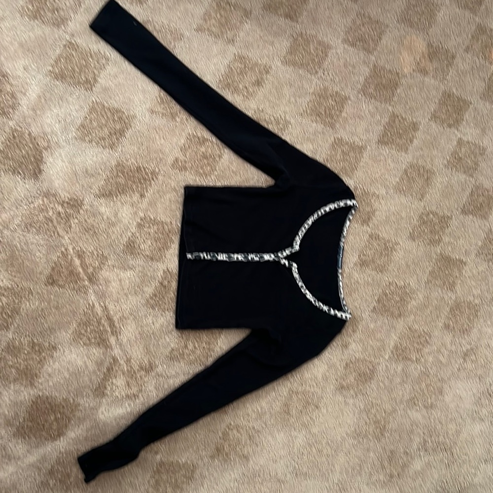 Brandy Melville crop top long sleeve button up